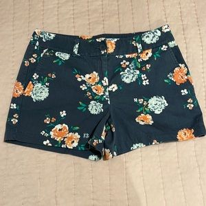 Loft Women’s Floral 4in Short sz 6